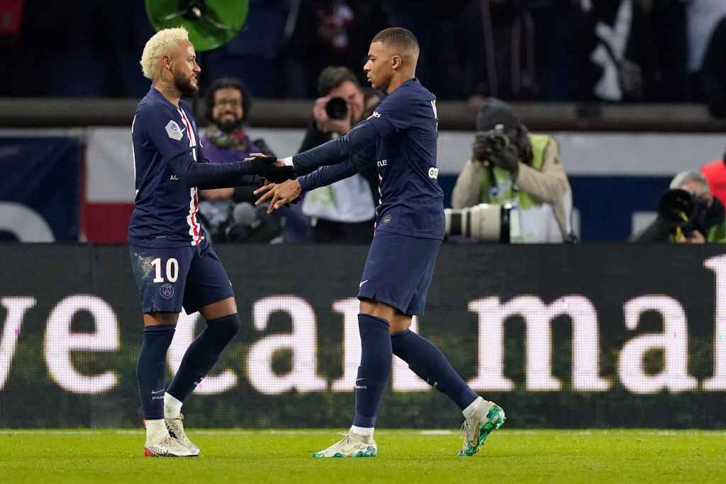  欧冠观赛指南：巴黎曼联再演恩怨对决 尤文巴萨盼反弹