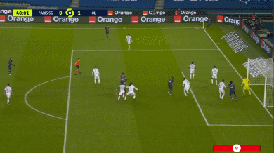  半场战报：巴黎0-1里昂 迪亚洛伤退内马尔0射门