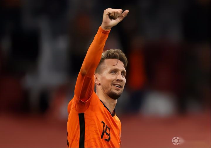  结束12年橙衣生涯，官方：荷兰前锋吕克-德容退出国家队